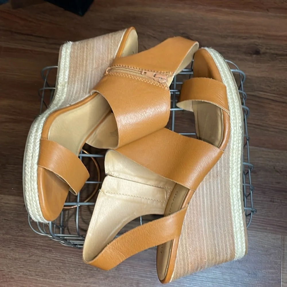 Lucky Brand Lowden Leather Sandals - Picture 6 of 11